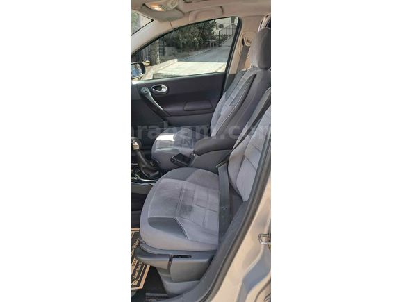 Sahibinden Renault Megane 1.6 Dynamique 2004 Model  216.000 km Bej
