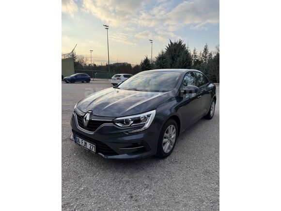 Memurdan Kazasız Değişensiz Boyasız Kokusu Üzerinde Megane 1.3 TCe Touch 2025 