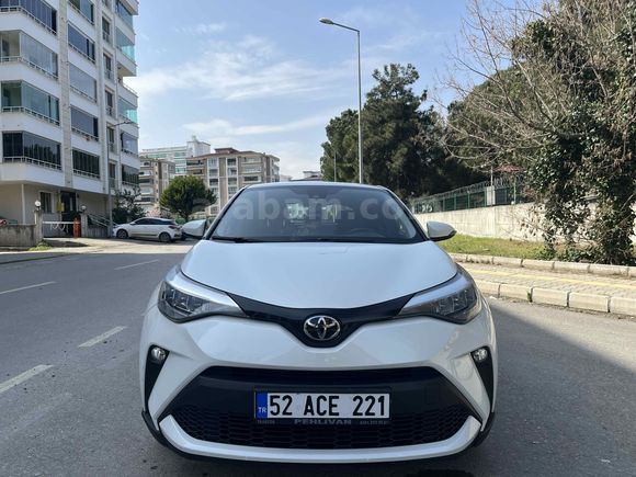 Sahibinden Toyota C-HR 1.2 Turbo Flame 2020 Model  67.000 km Beyaz
