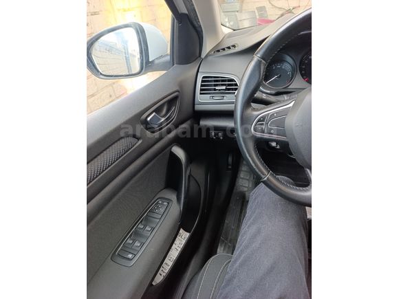 Megane 1.5 Blue DCI Touch 2020 Model otomatik