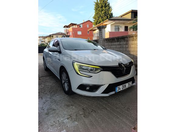 Megane 1.5 Blue DCI Touch 2020 Model otomatik