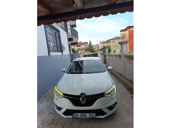 Megane 1.5 Blue DCI Touch 2020 Model otomatik