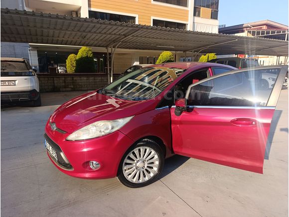 Fiesta 1.4 Titanium TEMİZ - EVHANIMI ARABASI - HESAPLI & BAKIMLI