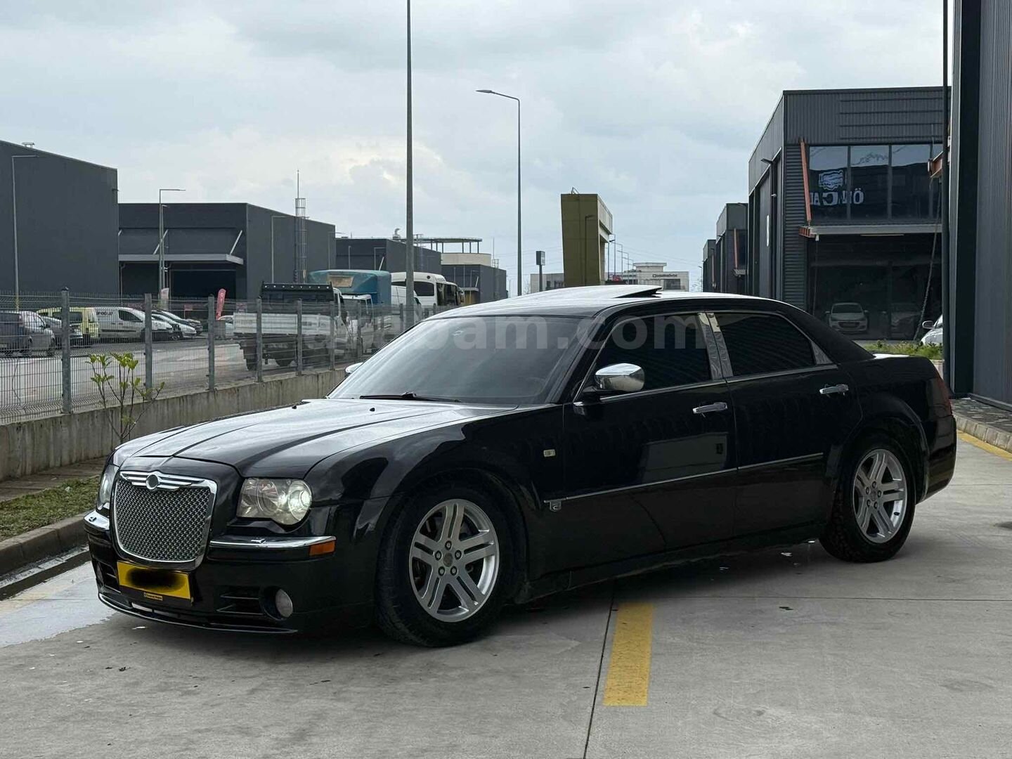 Galeriden Chrysler 300 C 2.7 2005 Model Sakarya 300.000 km Siyah 4