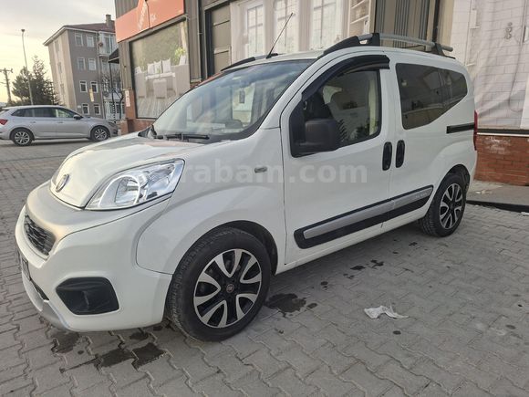 SAHİBINDEN OTOMOBİL RUHSATLI 2020 MODEL 1.3 DİZEL 95.LİK  FİAT FİORİNO PREMİO ORJİNAL KM  UYGUN RAKAM