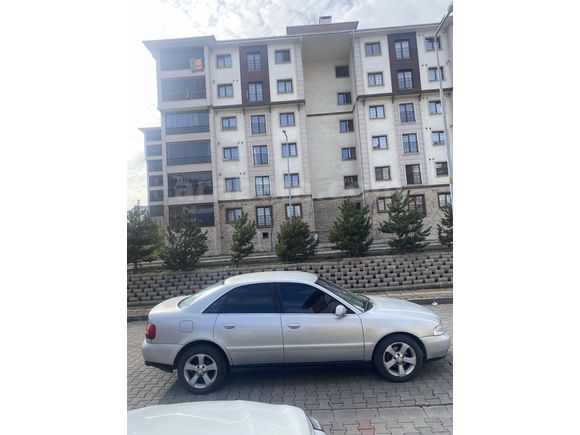 Sahibinden Audi A4 Sedan 1.6 2000 Model 