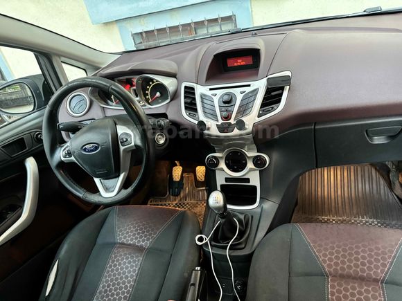Sahibinden Ford Fiesta 1.4 Titanium X 2010 Model 