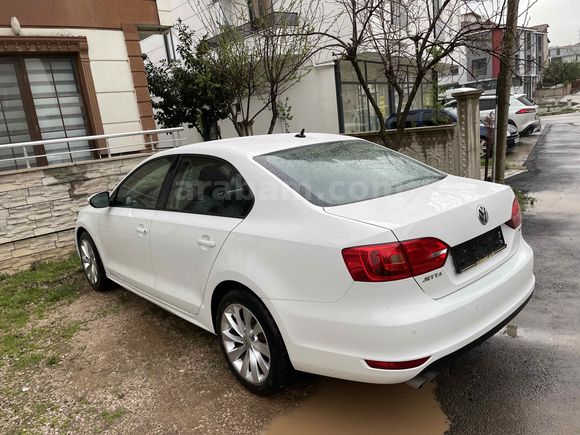Sahibinden Volkswagen Jetta 1.4 TSi Trendline 2014 Model Kocaeli 136000 km Beyaz
