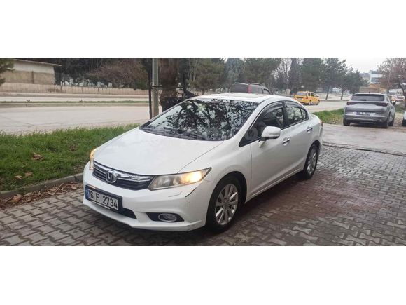 Sahibinden Honda Civic 1.6i VTEC ECO Elegance 2014 Model 