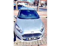 Fiesta 1.5 TDCi Trend 2013 Model  258.000 km Gri (Gümüş ) arkadaşlar 3veya 2 değişen çıka bilir iki çamurluk ve kabut. bir kaç boya