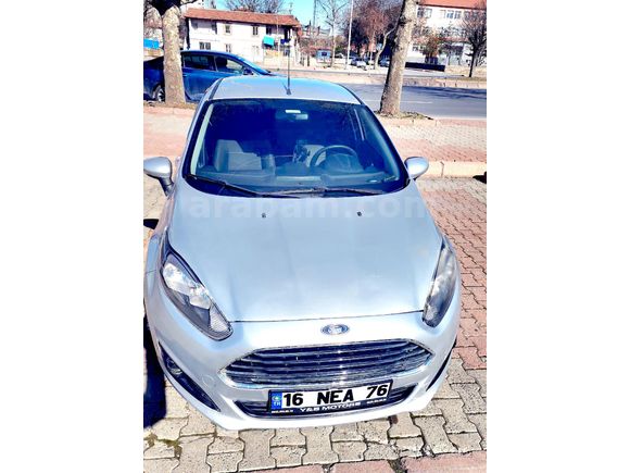 Fiesta 1.5 TDCi Trend 2013 Model  258.000 km Gri (Gümüş ) arkadaşlar 3veya 2 değişen çıka bilir iki çamurluk ve kabut. bir kaç boya