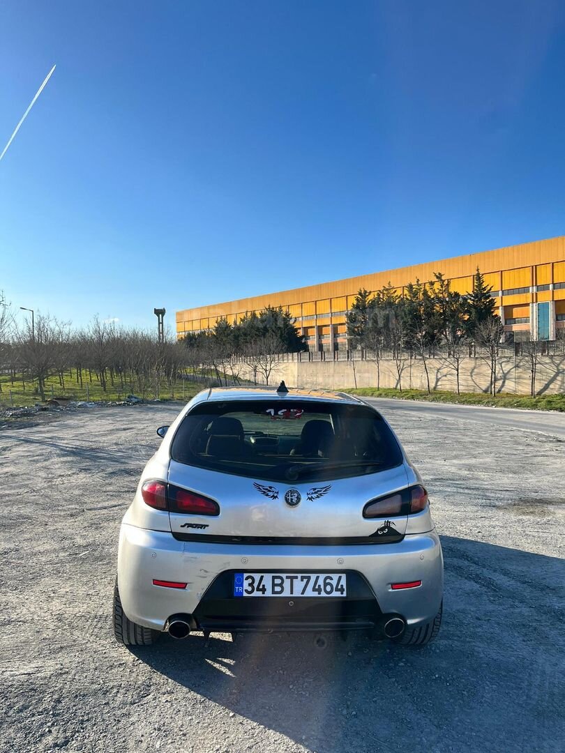 Sahibinden Alfa Romeo 147 1.6 TS Distinctive 2005 Model İstanbul 369.000 km Gri (metalik) 5