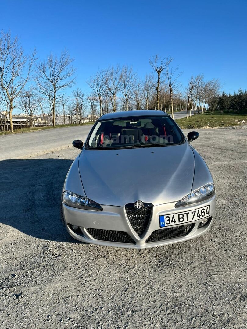 Sahibinden Alfa Romeo 147 1.6 TS Distinctive 2005 Model İstanbul 369.000 km Gri (metalik) 1