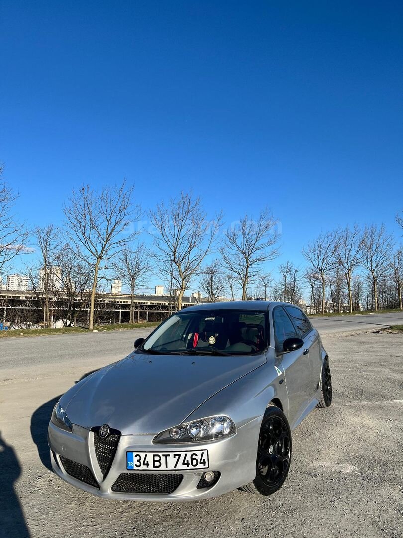 Sahibinden Alfa Romeo 147 1.6 TS Distinctive 2005 Model İstanbul 369.000 km Gri (metalik) 2