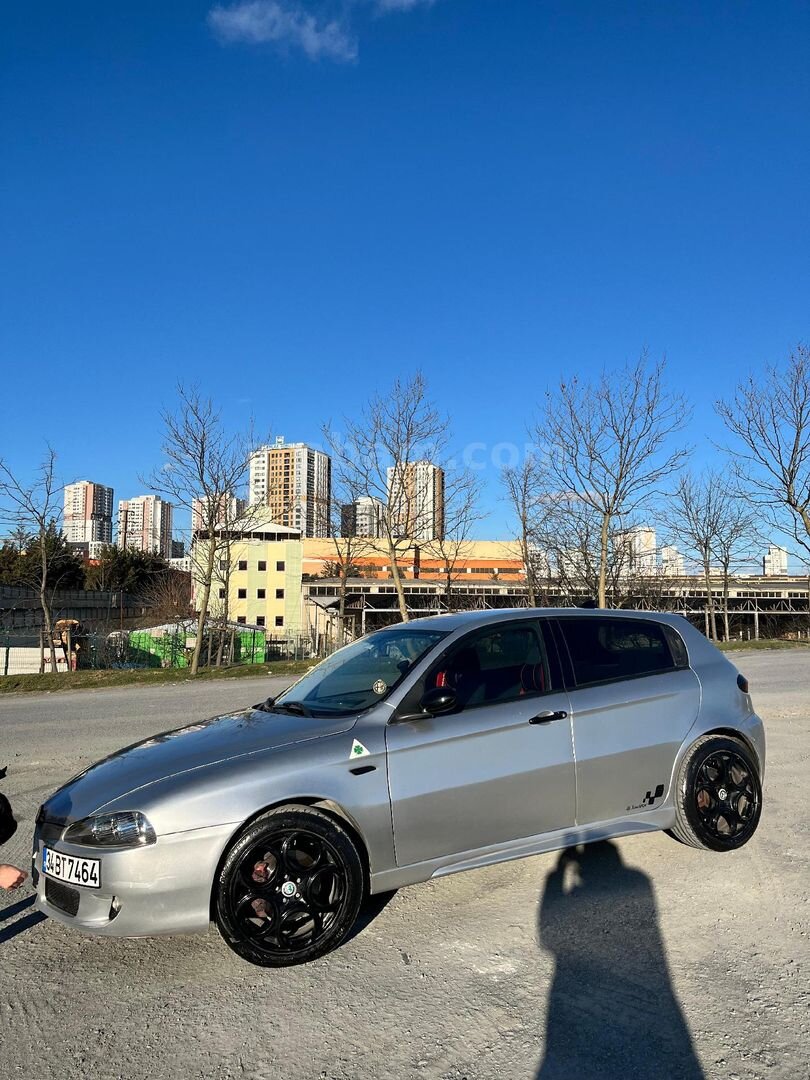 Sahibinden Alfa Romeo 147 1.6 TS Distinctive 2005 Model İstanbul 369.000 km Gri (metalik) 3