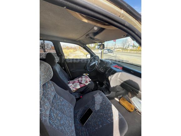 2005 Model Lada Vega  SW 1.5 motor 16 Valf