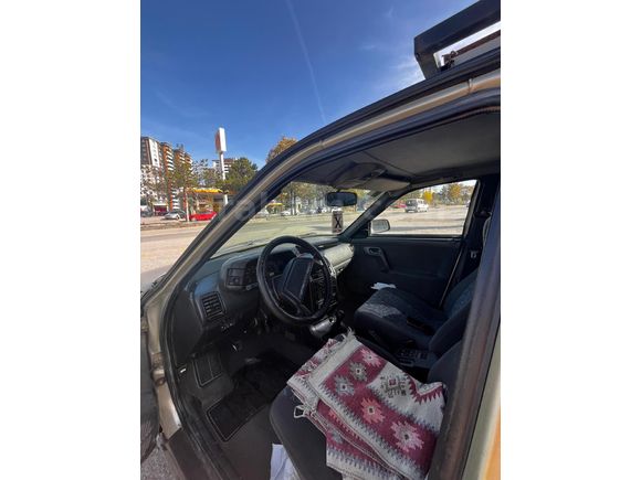 2005 Model Lada Vega  SW 1.5 motor 16 Valf