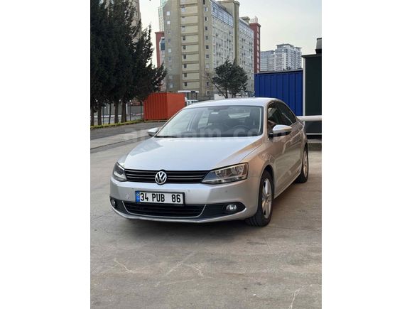 Sahibinden Volkswagen Jetta 1.6 TDi Comfortline 2013 Model  136.000 km Gri (Gümüş)