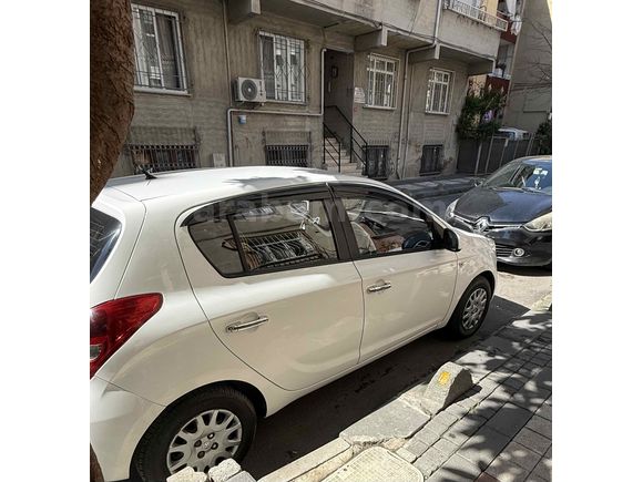 Sahibinden Hyundai i20 1.4 CRDi Team 2011  Beyaz Değişeni yok 
