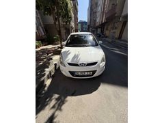 Sahibinden Hyundai i20 1.4 CRDi Team 2011  Beyaz Değişeni yok 