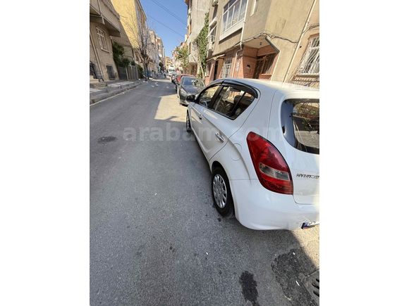 Sahibinden Hyundai i20 1.4 CRDi Team 2011  Beyaz Değişeni yok 