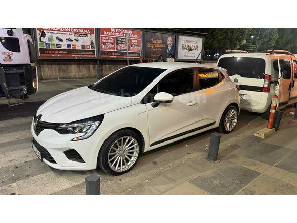 Sahibinden Renault Clio 1.0 TCe Joy 2021 Model Ordu 84.000 km Beyaz