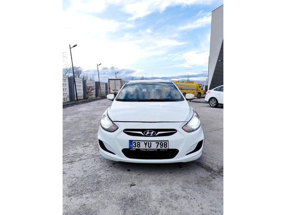 Sahibinden Hyundai Accent Blue 1.6 CRDI Mode 2013 Model