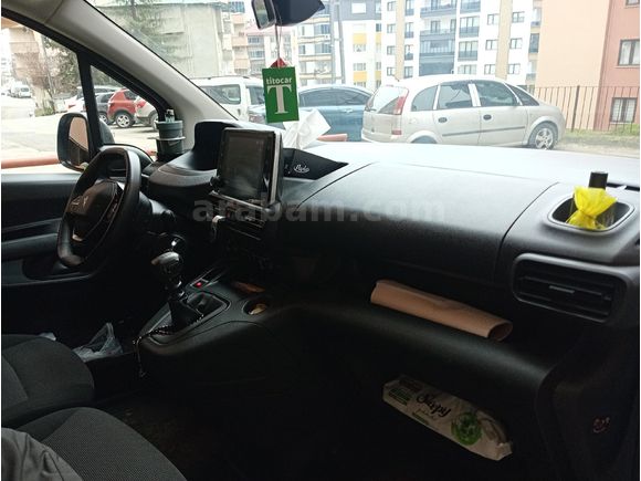 Sahibinden Peugeot Partner 1.5 BlueHDI Comfort 2023 Model