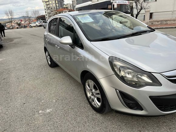 Galeriden Opel Corsa 1.2 Twinport Active 2014 Model Uşak