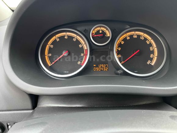 Galeriden Opel Corsa 1.2 Twinport Active 2014 Model Uşak