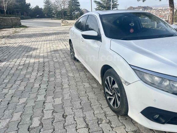 Galeriden Honda Civic 1.6i VTEC ECO Elegance 2018 Model Uşak