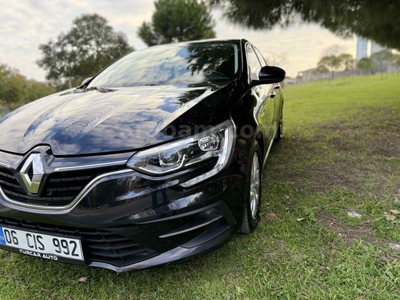 Sahibinden Renault Megane 1.5 Blue DCI Touch 2021 Model 
