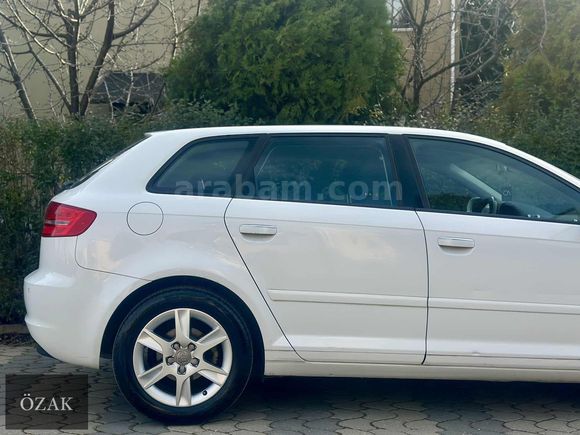 ÖZAK-HATASIZ 2011 MODEL TFSI AUDİ A3 140.000'KM OTOMATİK İLK EL