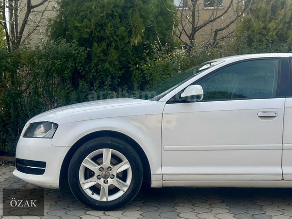 ÖZAK-HATASIZ 2011 MODEL TFSI AUDİ A3 140.000'KM OTOMATİK İLK EL