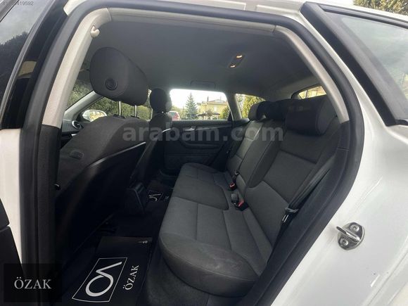 ÖZAK-HATASIZ 2011 MODEL TFSI AUDİ A3 140.000'KM OTOMATİK İLK EL