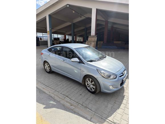 Sahibinden Hyundai Accent Blue 1.6 CRDI Mode Plus 2012 Model Ankara