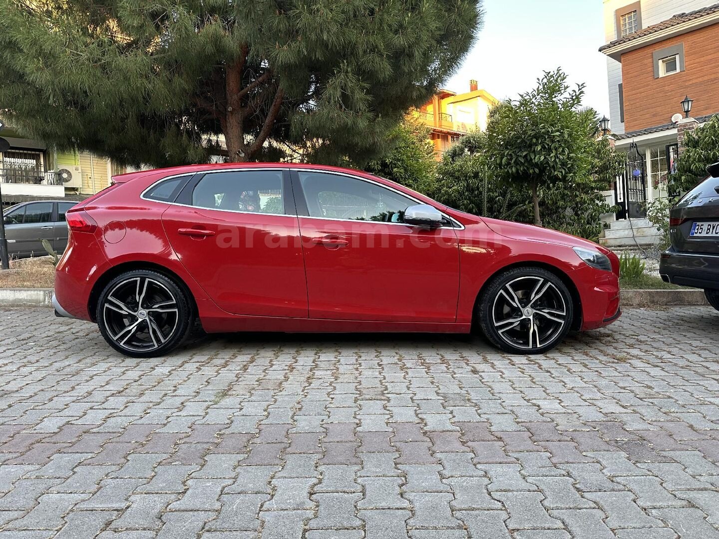 Sahibinden Volvo V40 1.6 D R-Design 2015 Model İzmir 103.000 km Kırmızı 2
