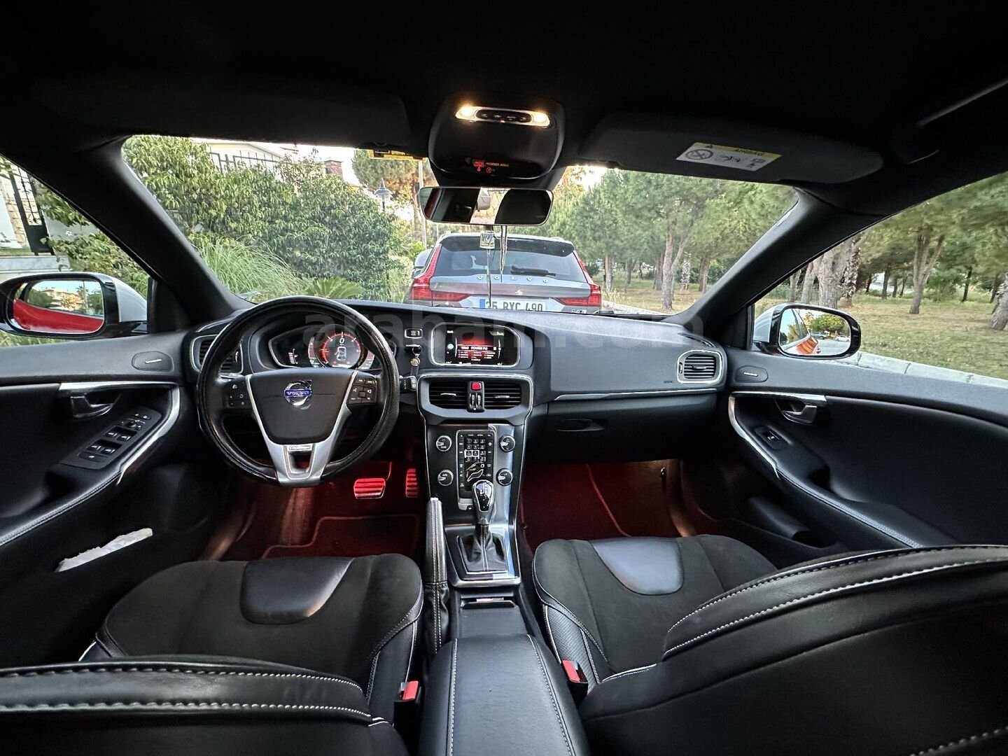 Sahibinden Volvo V40 1.6 D R-Design 2015 Model İzmir 103.000 km Kırmızı 7
