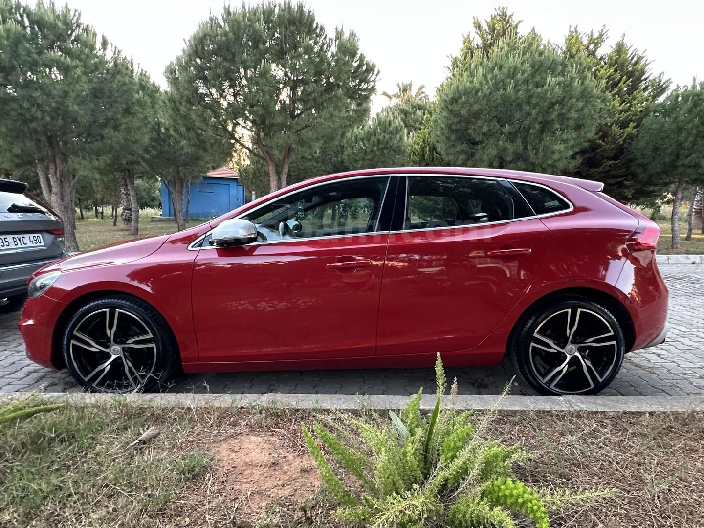 Sahibinden Volvo V40 1.6 D R-Design 2015 Model İzmir 103.000 km Kırmızı 5