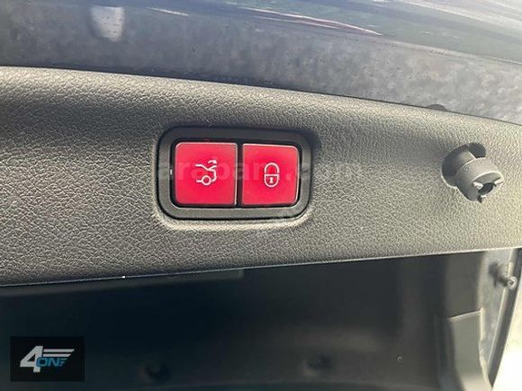 2022ÇKŞ C200 4MATIC EDITION 1 AMG/ARKA AKS/TABA/MULTBEAM HATASIZ