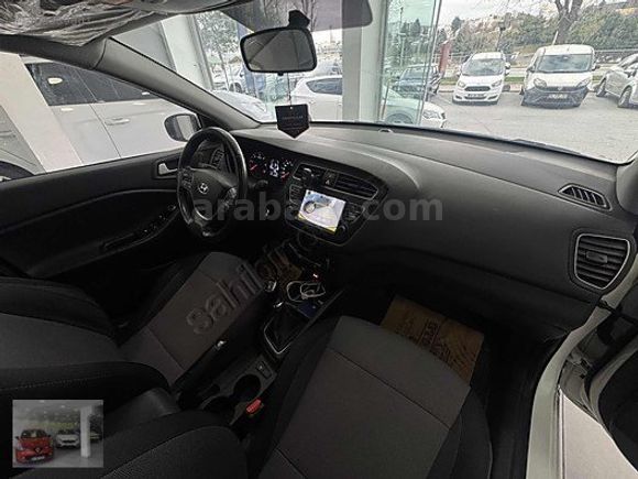 İLK ELDEN CAM TAVAN CAR PLAY GERİ GÖRÜŞ MULTİMEDYA FULL PAKET