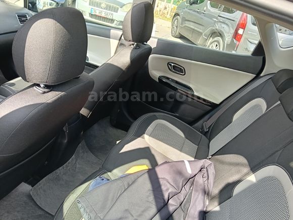Sahibinden Kia Ceed 1.6 CRDi Concept Plus 2014 Model
