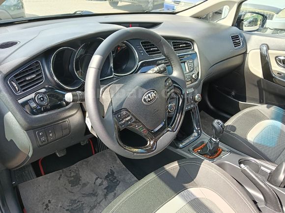 Sahibinden Kia Ceed 1.6 CRDi Concept Plus 2014 Model