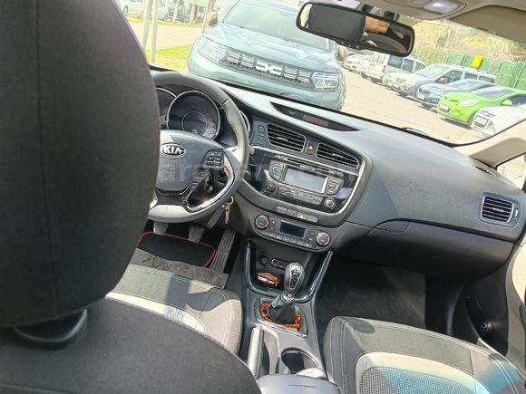 Sahibinden Kia Ceed 1.6 CRDi Concept Plus 2014 Model