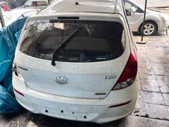 HYUNDAİ i20 ( 2013 model 1.4 crdi ) ARKA BAGAJ 