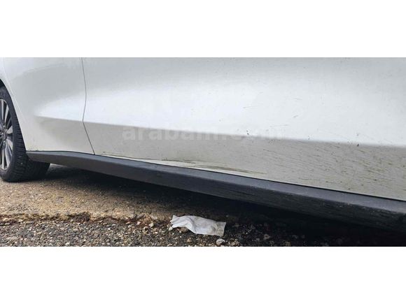 Sahibinden Ford Focus 1.0 EcoBoost Titanium Stil 2023 Model 