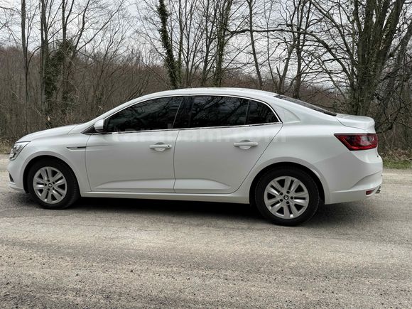 Sahibinden Renault Megane 1.3 TCe Joy 2020 Model 