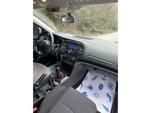Sahibinden Renault Megane 1.3 TCe Joy 2020 Model 