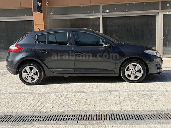 MEGANE 3 MASRAFSIZ DEĞİŞENSİZ 1.5 dCi BAKIMLI