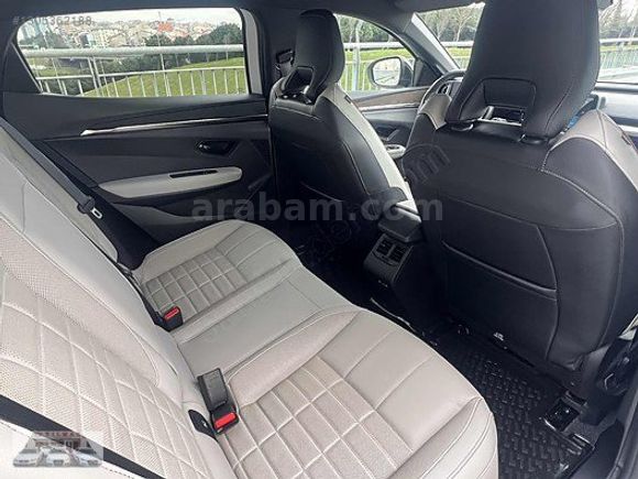 2024 Tescil Renault Megane E-Tech İCONİC EV60 218 Hp Beyaz&Siyah